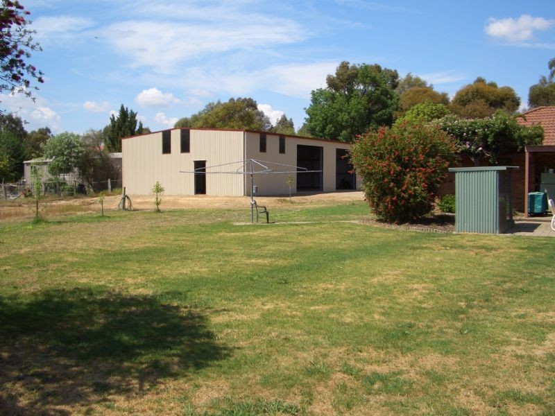 73 USSHERS DRIVE, Wangaratta VIC 3677