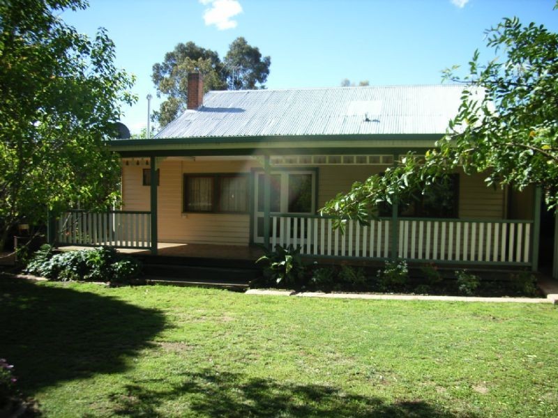 27 CRISP STREET, Wangaratta VIC 3677
