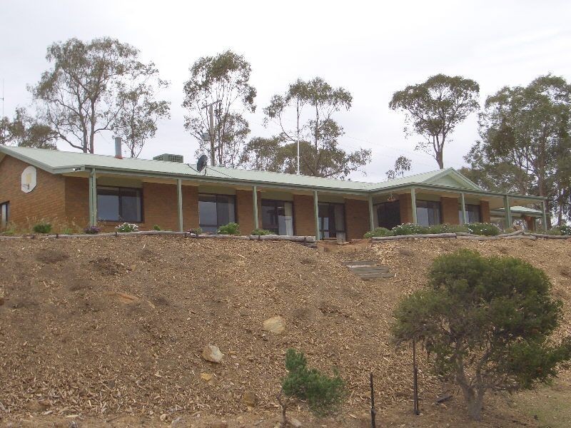 170 YARRABEE ROAD, Markwood VIC 3678