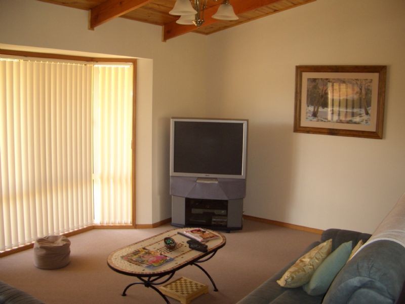 34 MILAWA/BOBINAWARRAH ROAD, Milawa VIC 3678