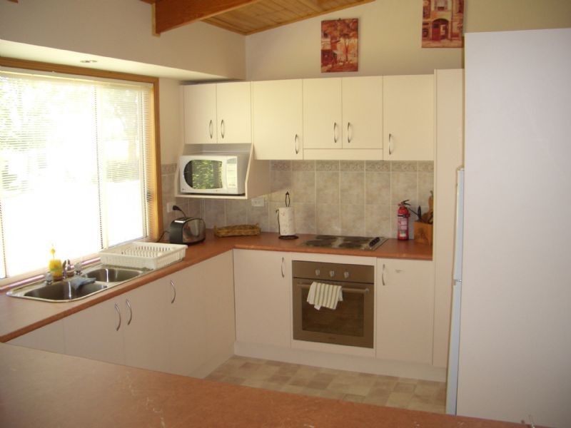 34 MILAWA/BOBINAWARRAH ROAD, Milawa VIC 3678