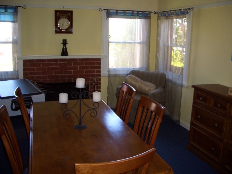 8 WAREENA STREET , Wangaratta VIC 3677