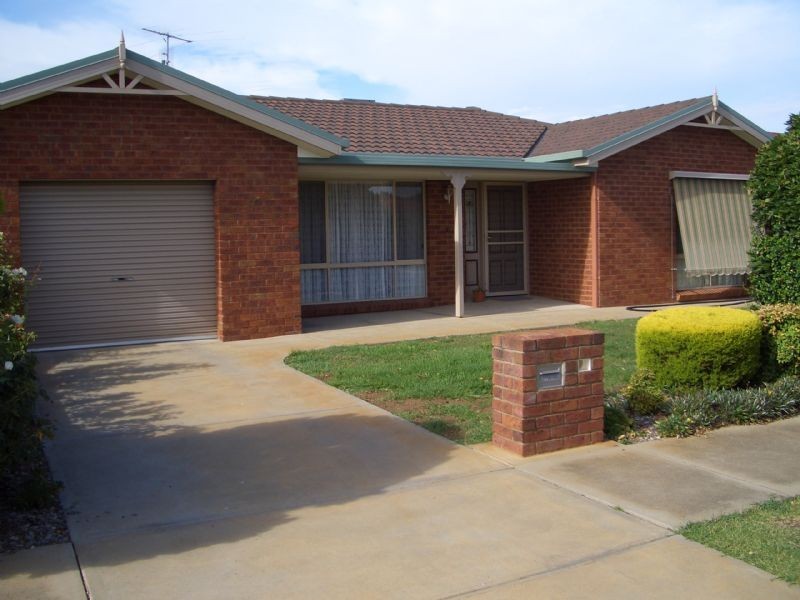 19 THOMAS WEDGE DRIVE, Wangaratta VIC 3677