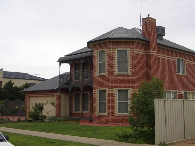 207 PHILLIPSON STREET, Wangaratta VIC 3677