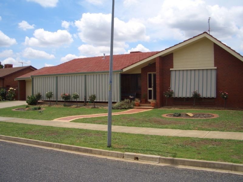 1 IRIS COURT, Wangaratta VIC 3677