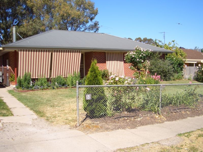 32 BEACONSFIELD PARADE, Glenrowan VIC 3675