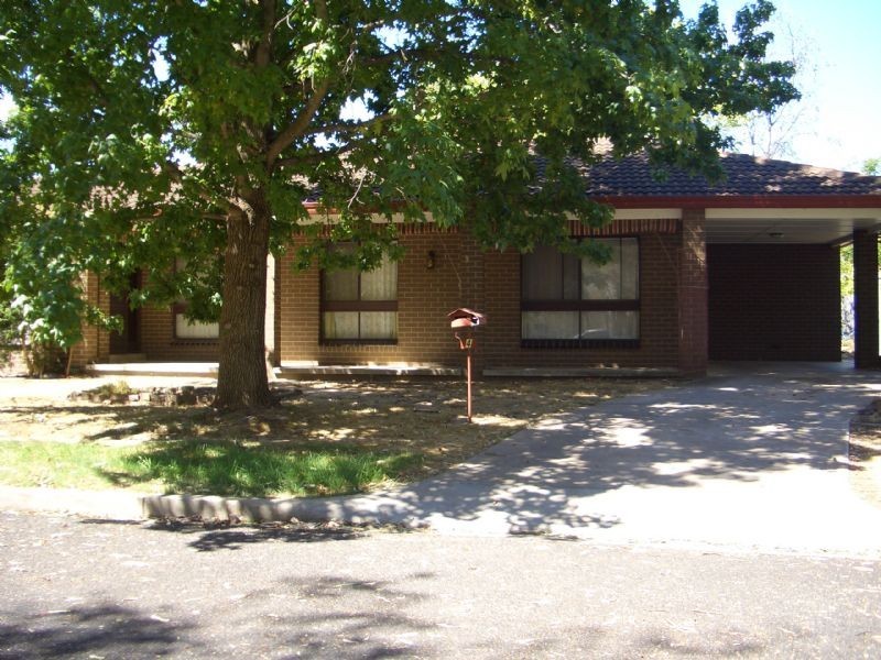 4 VALDORIS AVENUE, Wangaratta VIC 3677