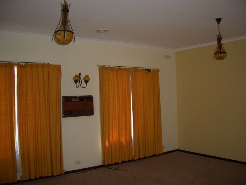 4 VALDORIS AVENUE, Wangaratta VIC 3677