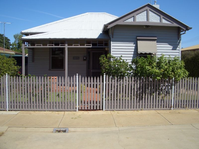 99 ROWAN STREET, Wangaratta VIC 3677