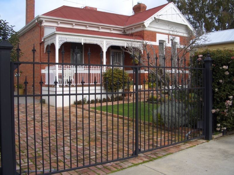 73 ROWAN STREET, Wangaratta VIC 3677