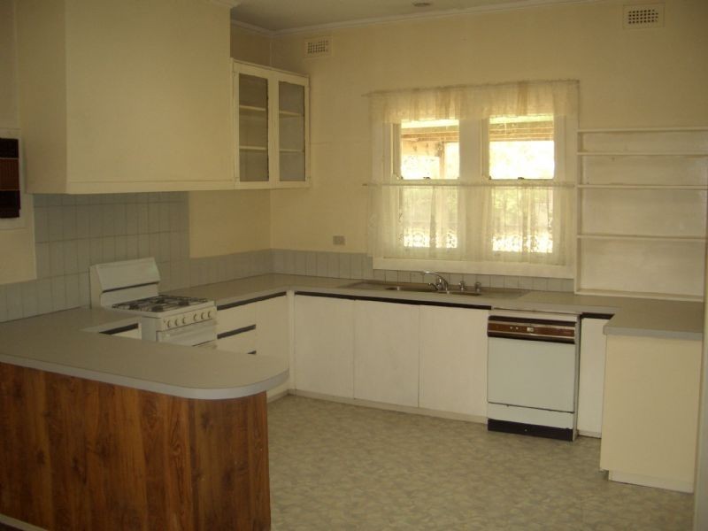 1142 GREEN STREET , Oxley VIC 3678