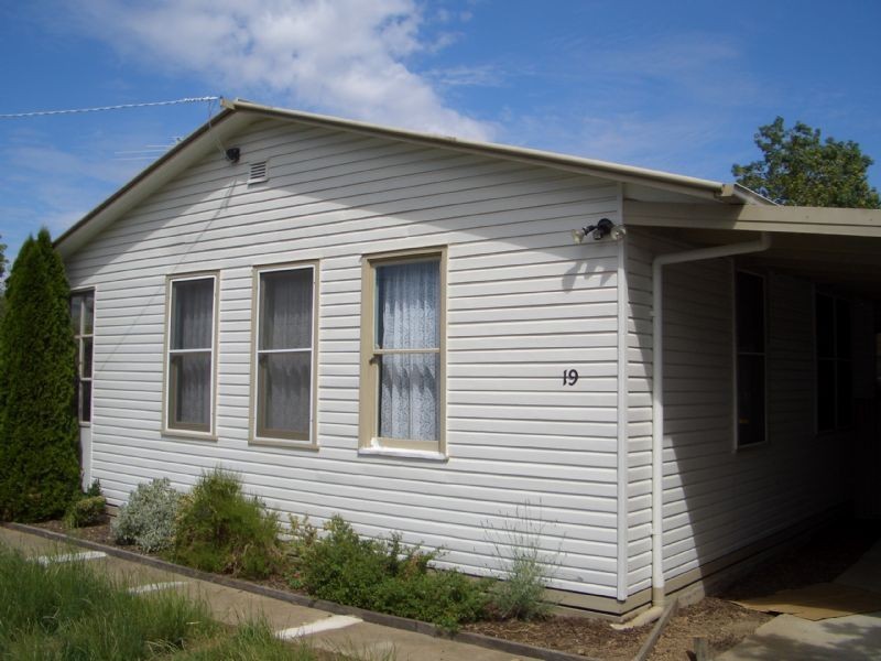 19 IRVING STREET, Wangaratta VIC 3677