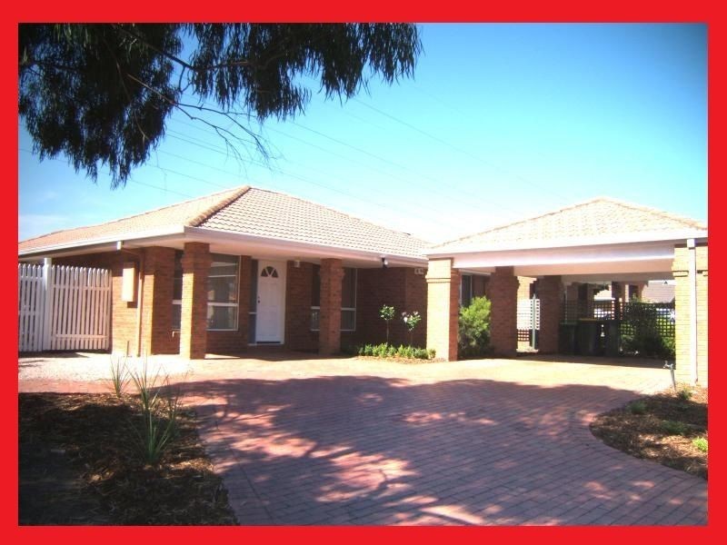8 Maculata Close, St Albans VIC 3021