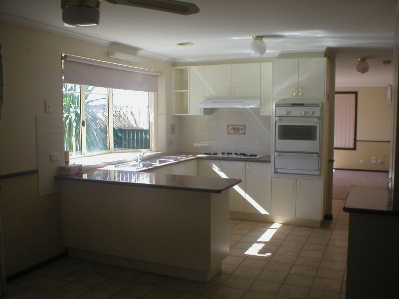 21 BARLEY COURT, Delahey VIC 3037