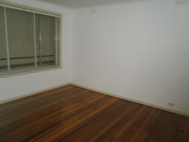 27 Pinoak Street, St Albans VIC 3021