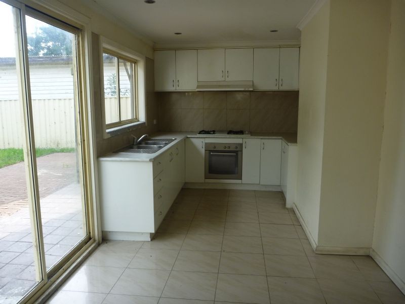 299 MAIN ROAD EAST, St Albans VIC 3021