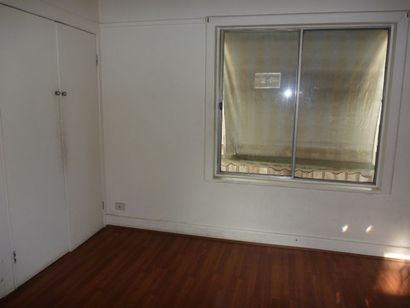 299 MAIN ROAD EAST, St Albans VIC 3021