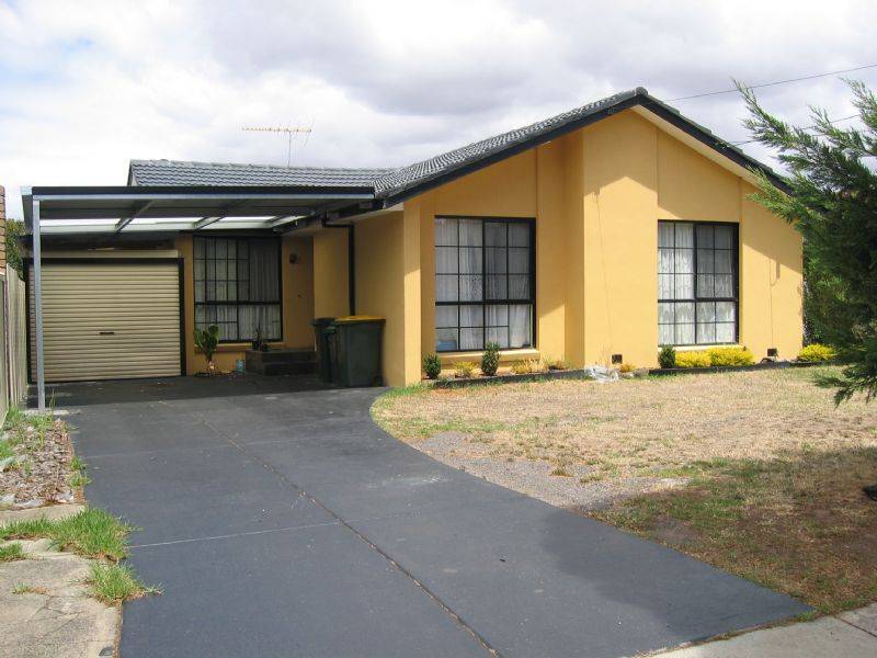 31 Magnolia Ave, Kings Park VIC 3021