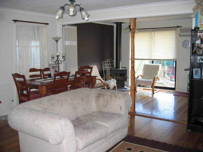 31 Magnolia Ave, Kings Park VIC 3021