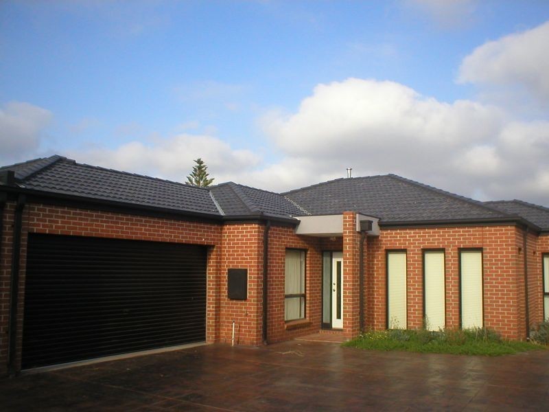 2/17 SCOTT AVENUE, St Albans VIC 3021