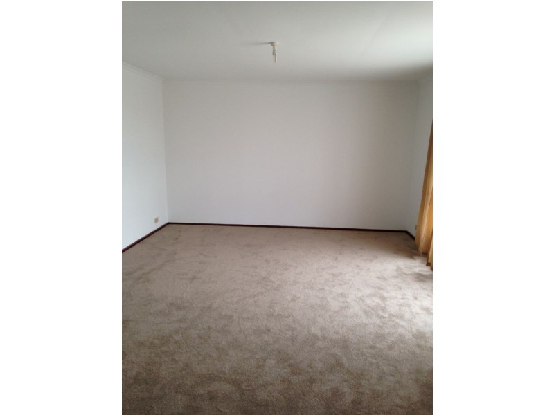 2 DRAGON WAY, Kings Park VIC 3021