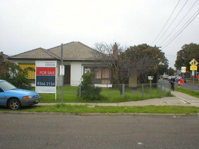 5 STATION AVENUE, St Albans VIC 3021