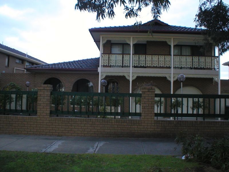 3 BELMONT AVEUNE, Keilor Downs VIC 3038