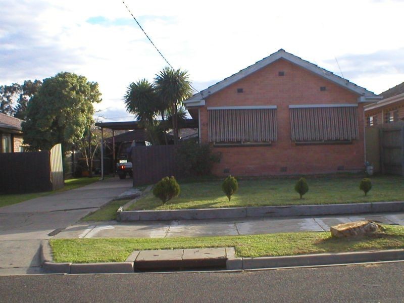 69 Ivanhoe Avenue , St Albans VIC 3021