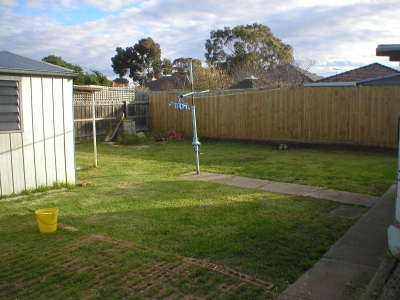 69 Ivanhoe Avenue , St Albans VIC 3021