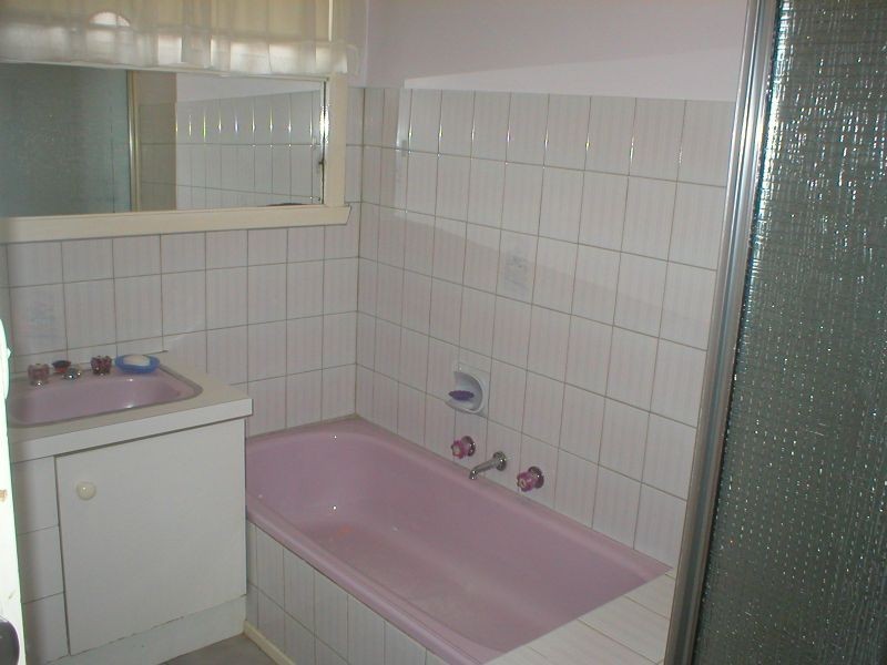 14 Mulhall Drive, St Albans VIC 3021