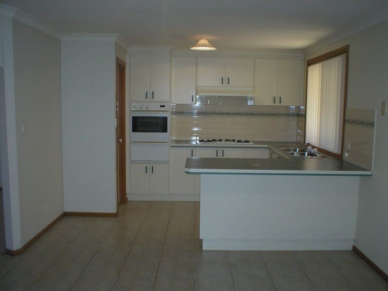 2/281 Sunshine Ave, Kealba VIC 3021