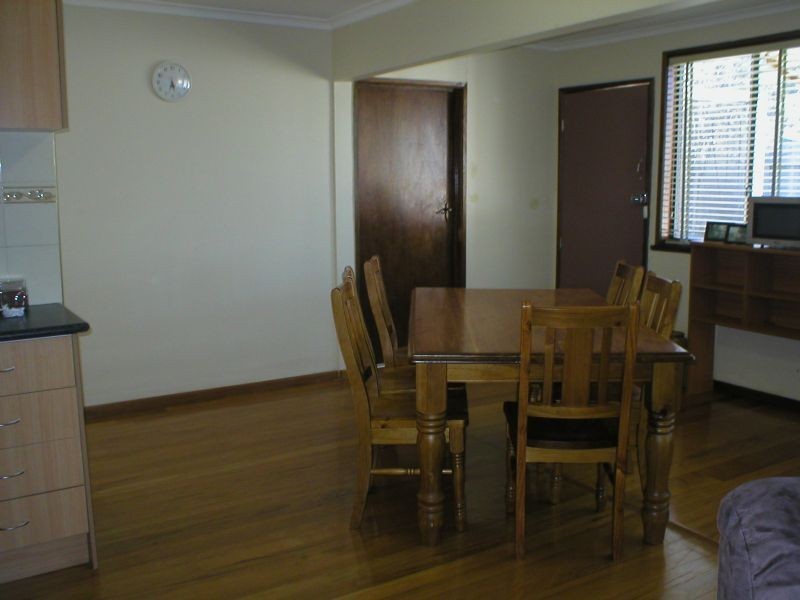 16 OBERON AVENUE, St Albans VIC 3021