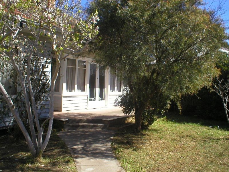 29 WEST ESPLANADE, St Albans VIC 3021