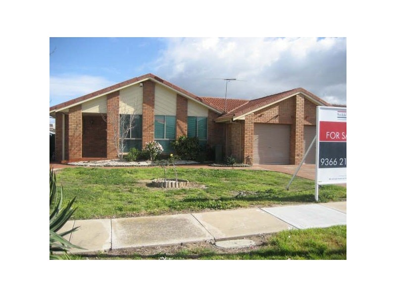 6 KINGSLEY PLACE, Delahey VIC 3037