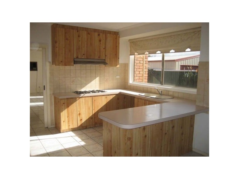 6 KINGSLEY PLACE, Delahey VIC 3037