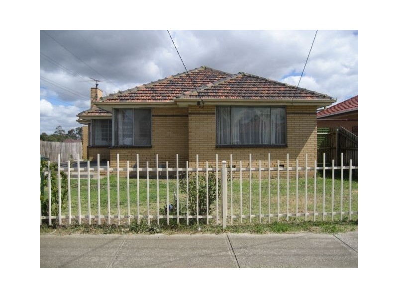 25 STRADBROKE DRIVE, St Albans VIC 3021