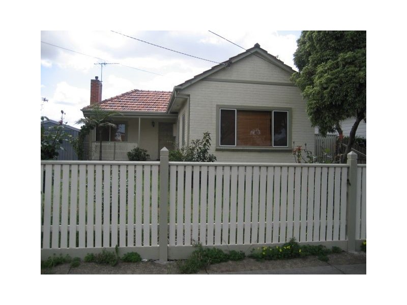 20 CLARKE AVE, St Albans VIC 3021