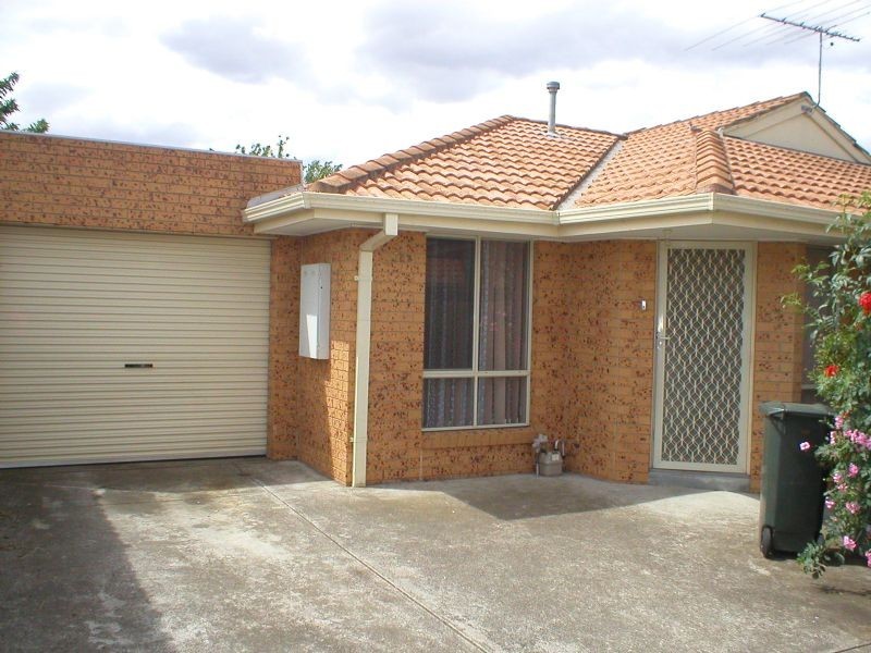 2/32 James, St Albans VIC 3021