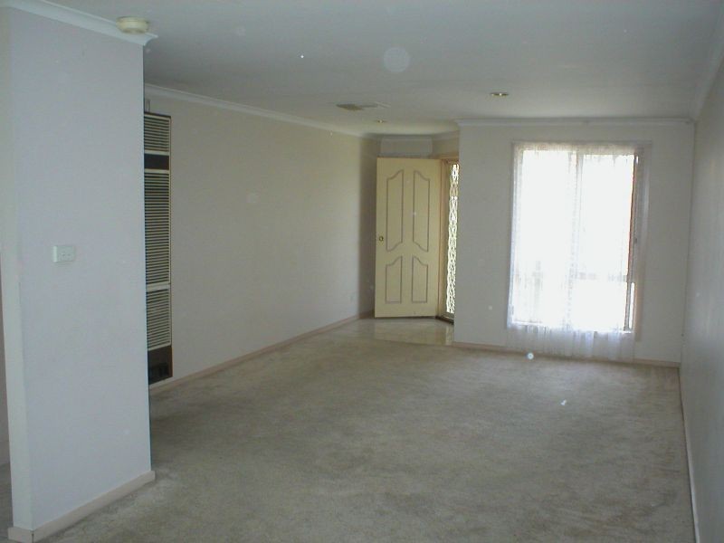 2/32 James, St Albans VIC 3021