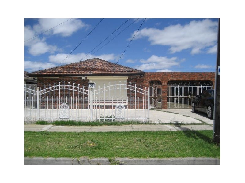37 BELFORT STREET, St Albans VIC 3021