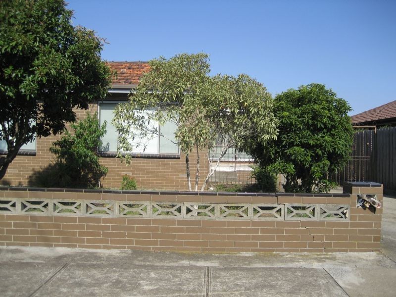 34 IVANHOE AVE, St Albans VIC 3021