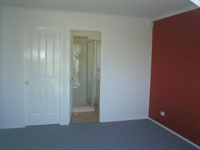 11 PALARA STREET, Delahey VIC 3037