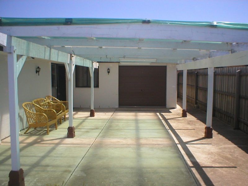 11 PALARA STREET, Delahey VIC 3037