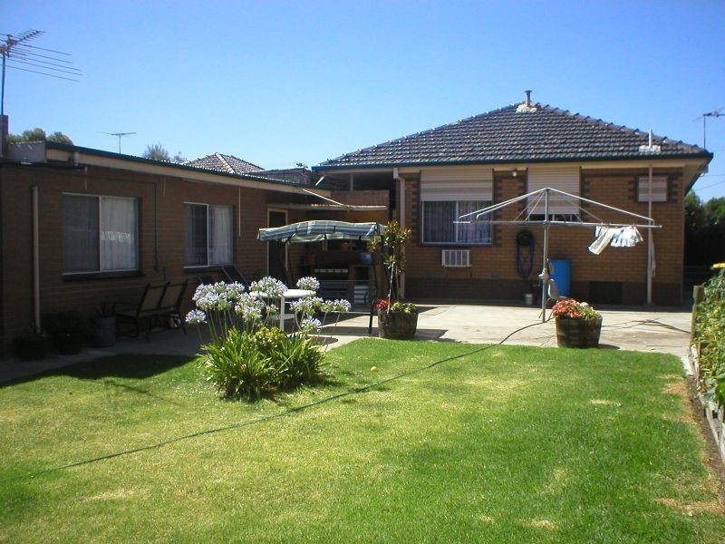 73 George street, St Albans VIC 3021