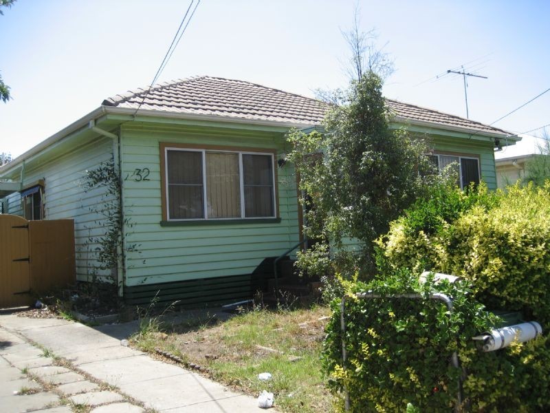 32 KODRE STREET, St Albans VIC 3021