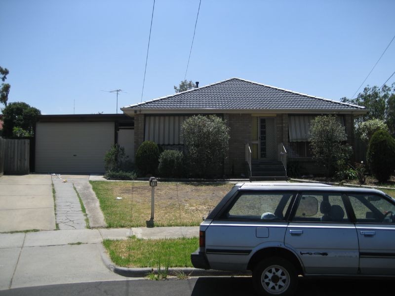 16 GLENROSA COURT, St Albans VIC 3021