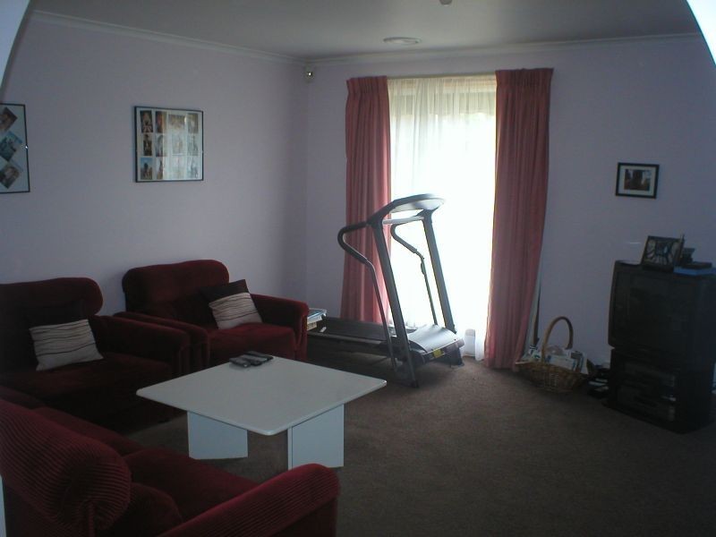 2/257 Main Road West, St Albans VIC 3021