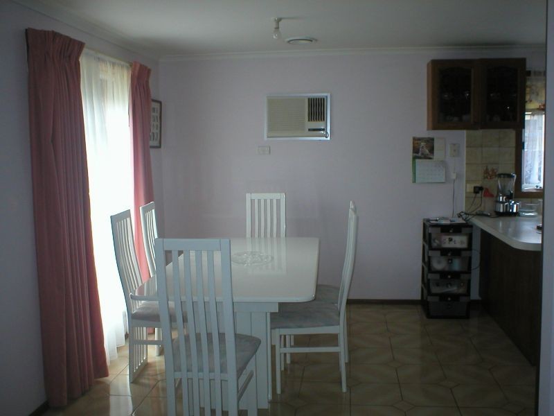 2/257 Main Road West, St Albans VIC 3021