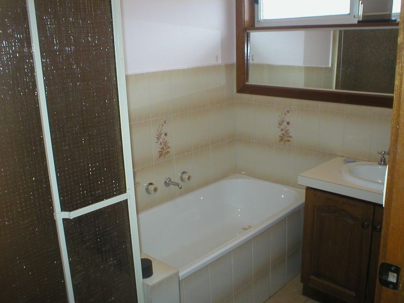 2/257 Main Road West, St Albans VIC 3021