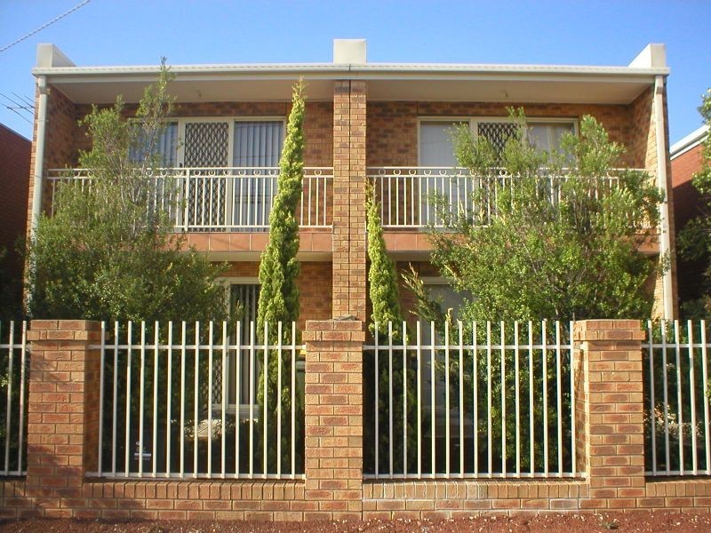 2/72 William Street, St Albans VIC 3021